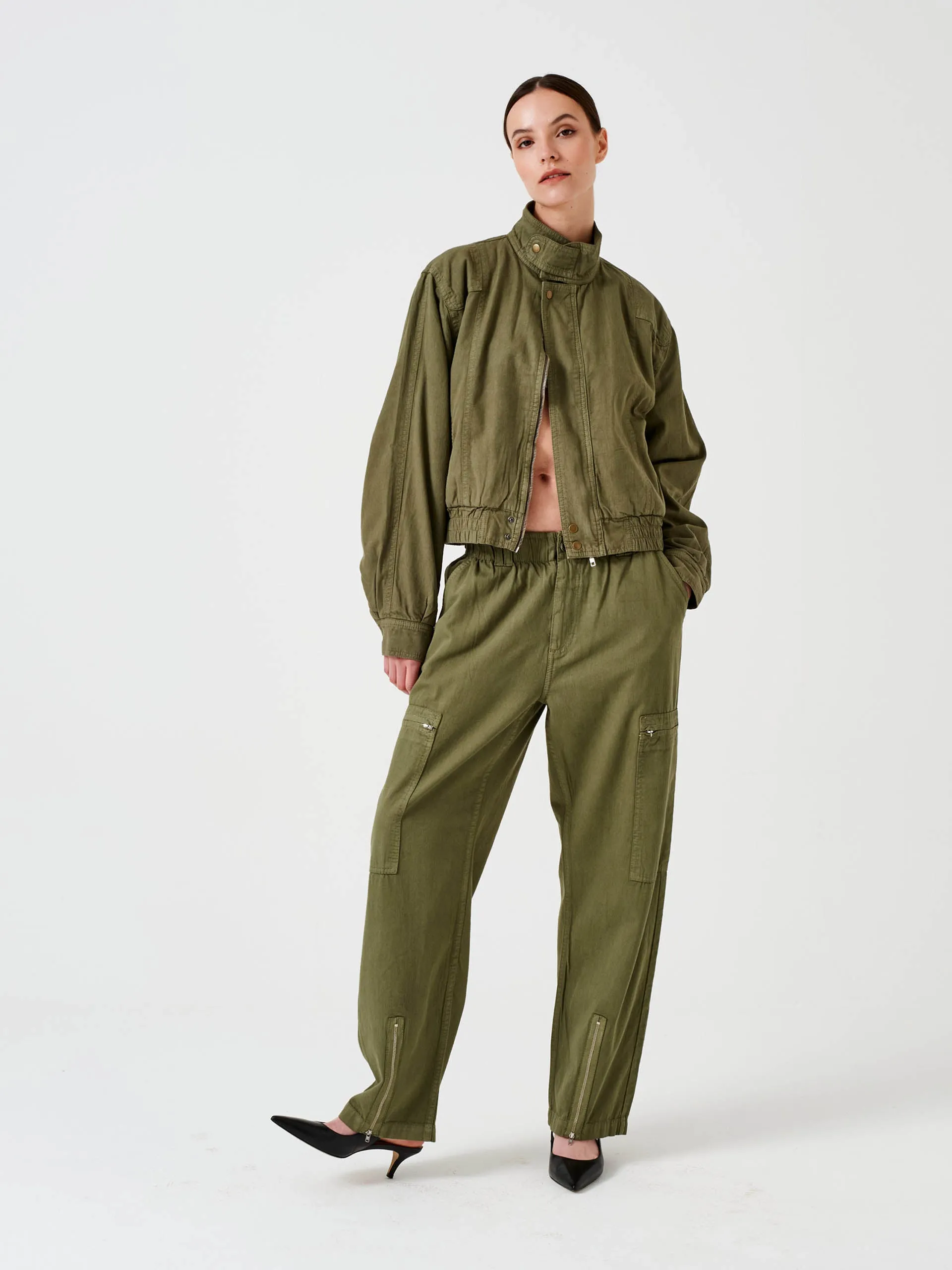 Amelia pant in khaki