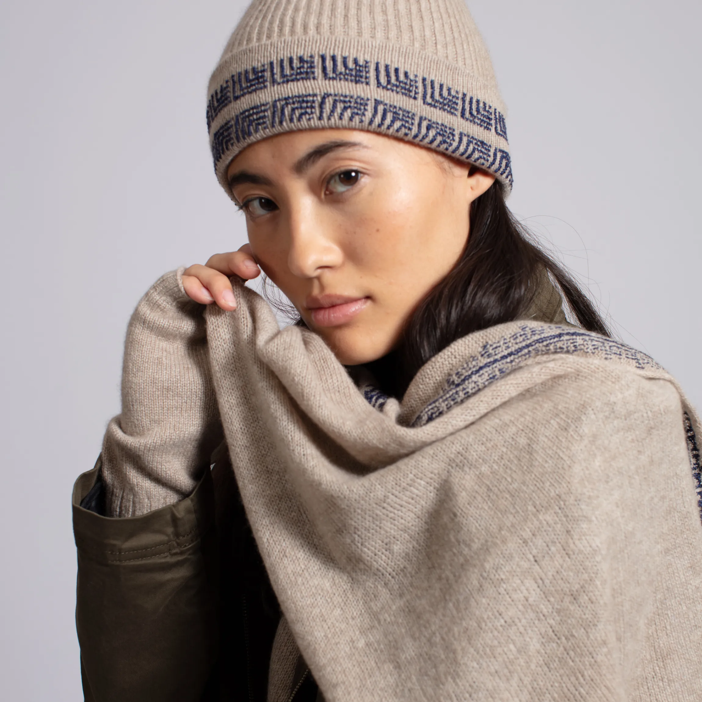 BEIGE CASHMERE BEANIE