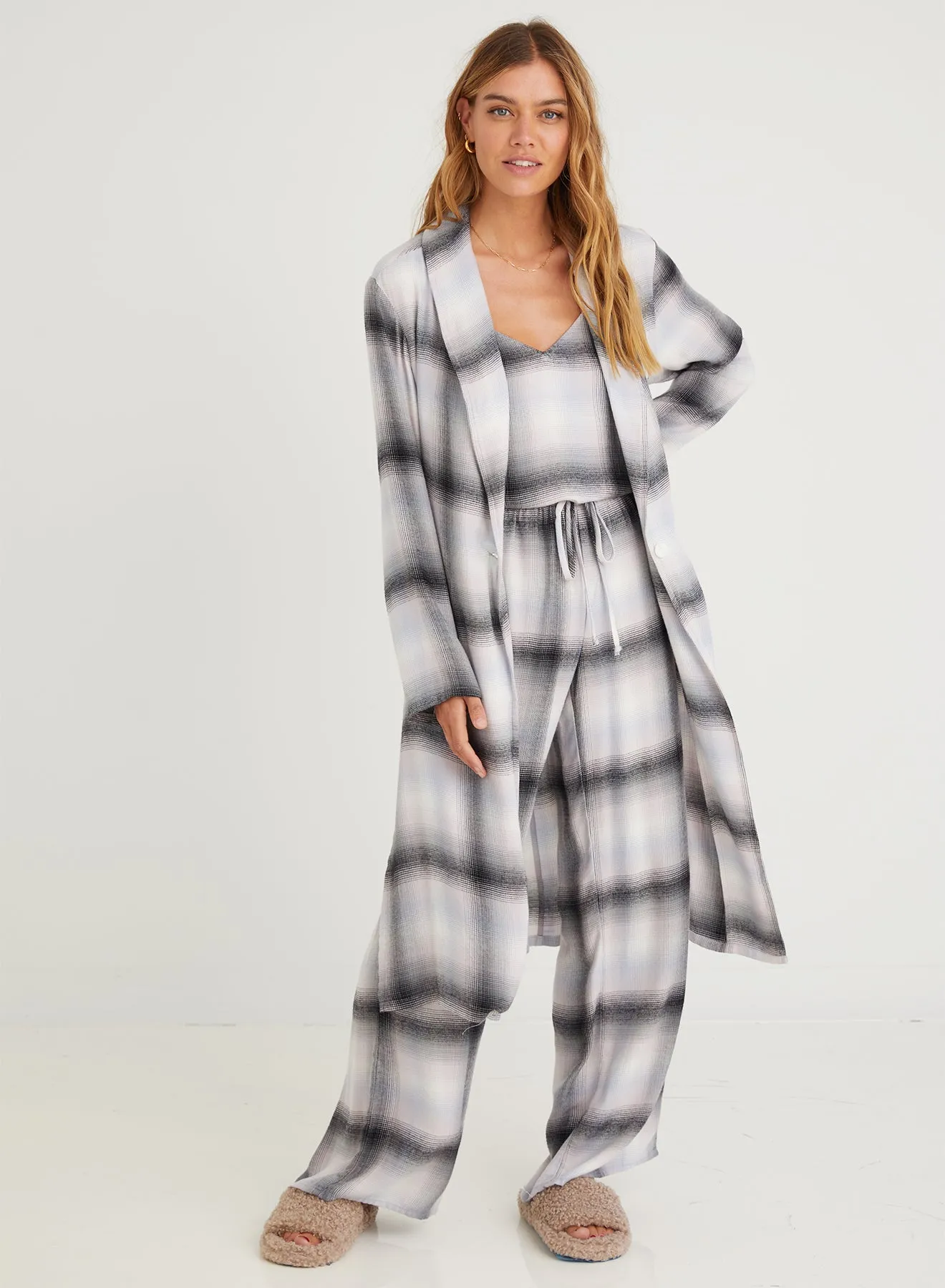 Bella Dahl - Long Sleeve Shawl Collar Robe in Lilac Ombre Plaid