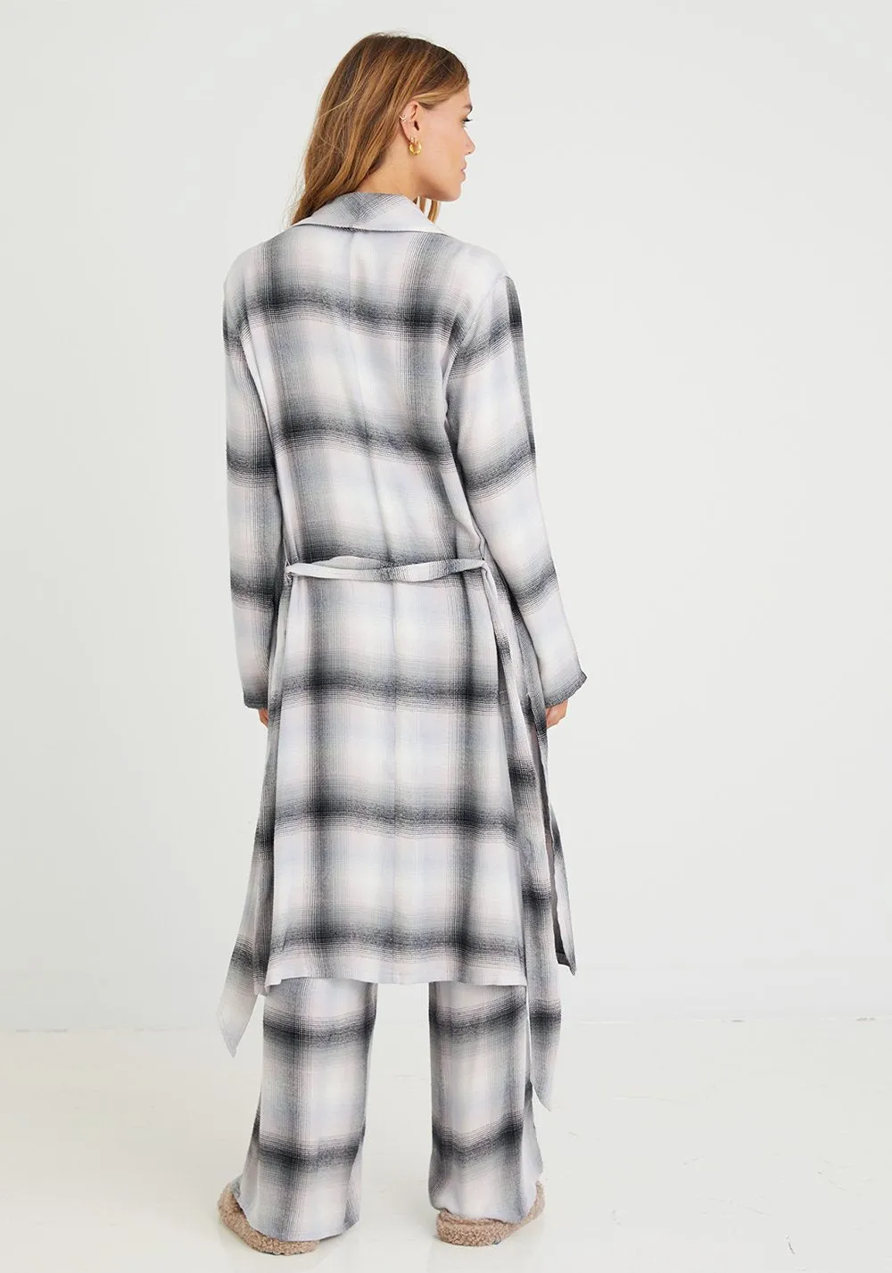 Bella Dahl - Long Sleeve Shawl Collar Robe in Lilac Ombre Plaid