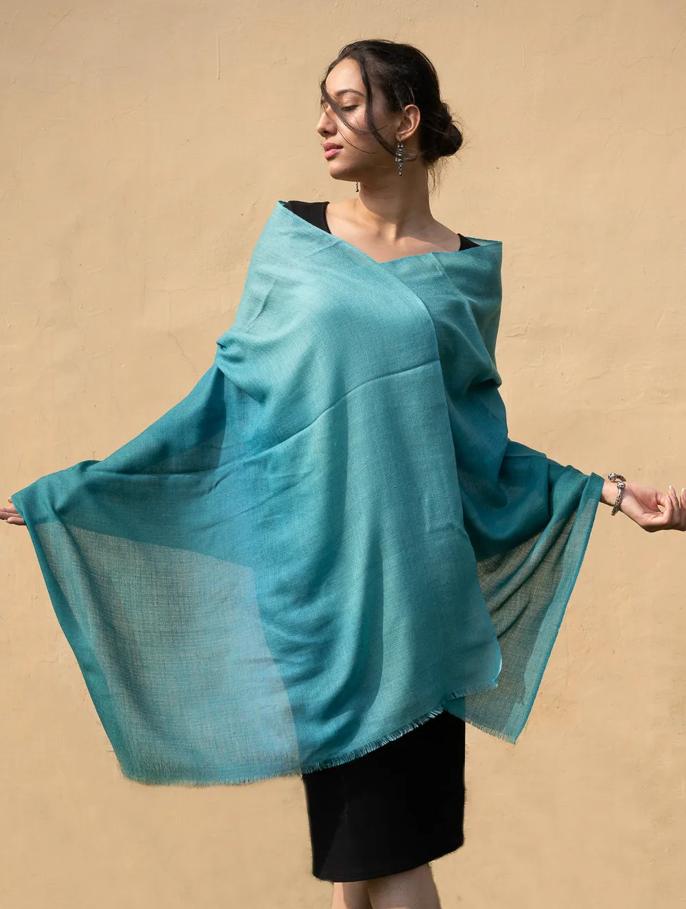 Fine, Soft Kashmiri Ombre Wool Stole - Shaded Turquoise