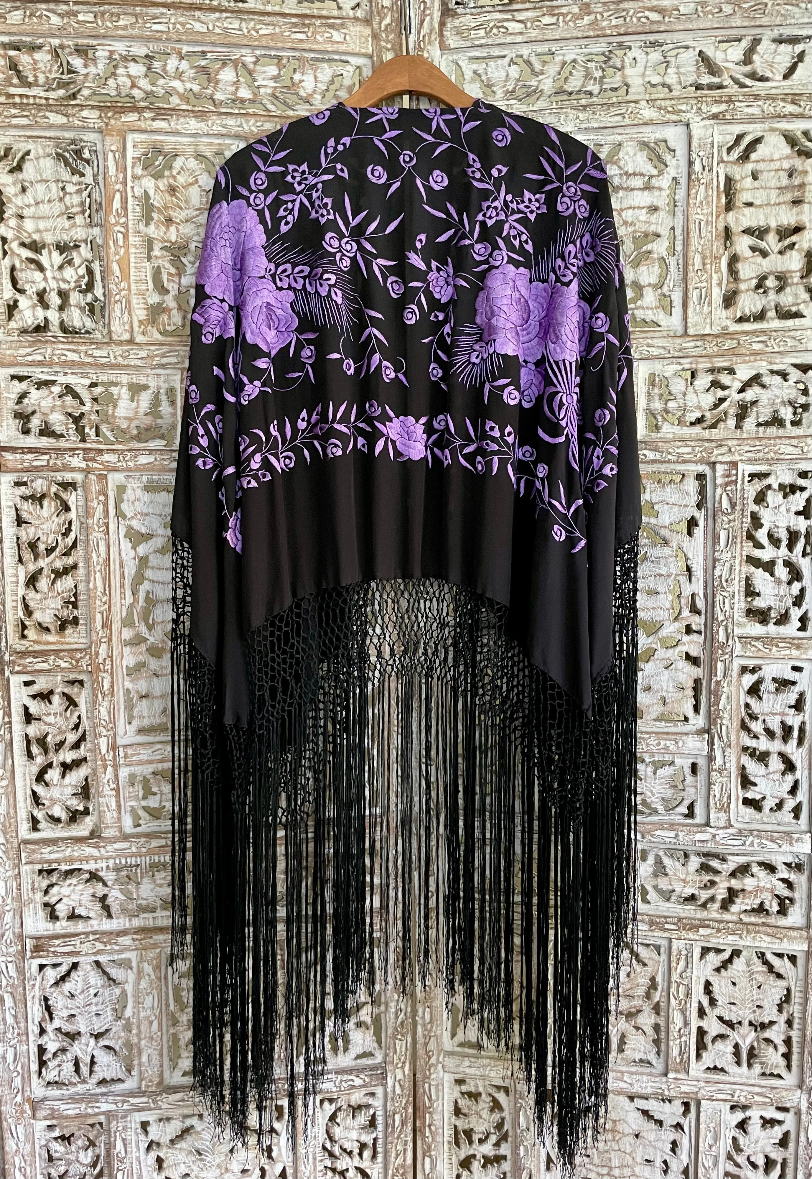 MIDNIGHT BLOOM PIANO SHAWL KIMONO