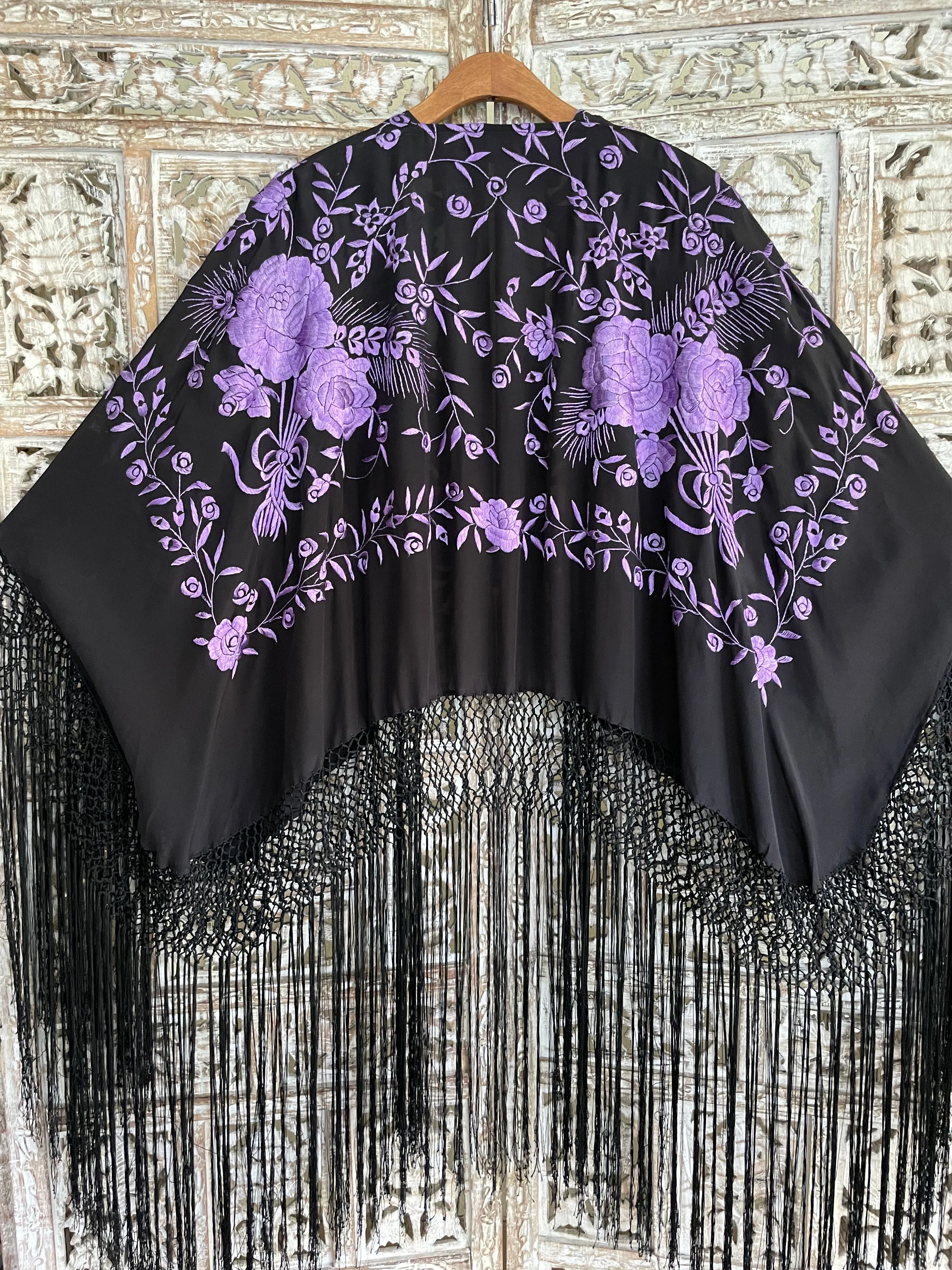 MIDNIGHT BLOOM PIANO SHAWL KIMONO