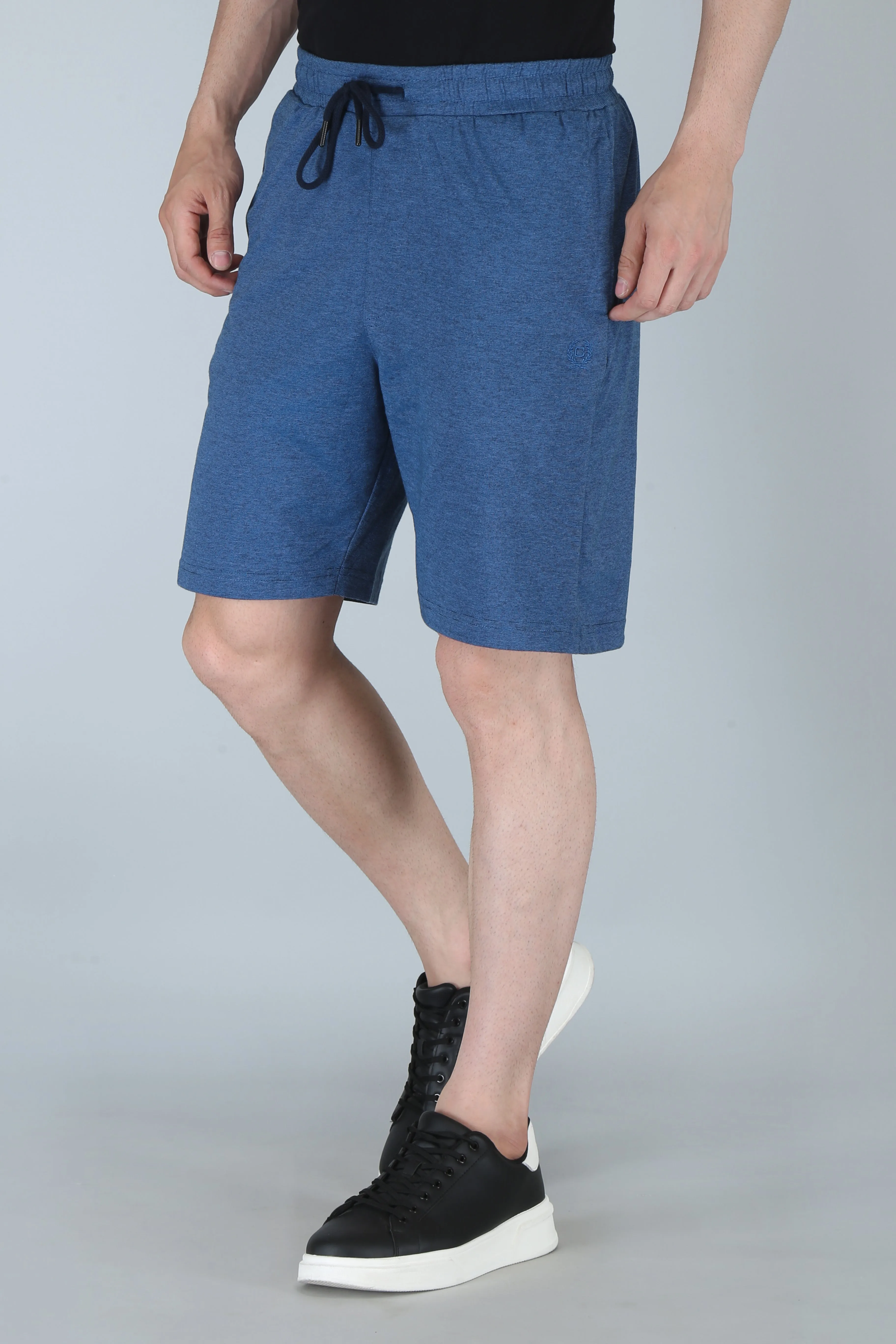 STRAIGHT FIT TEXTURED SHORT