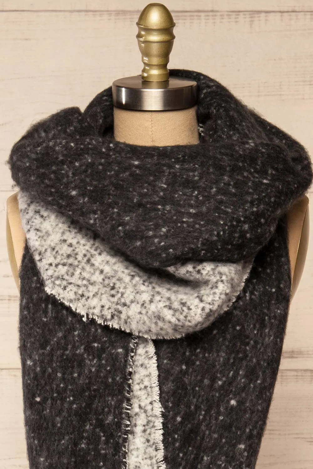 Tostado Black | Soft Fuzzy Knitted Black & Grey Scarf