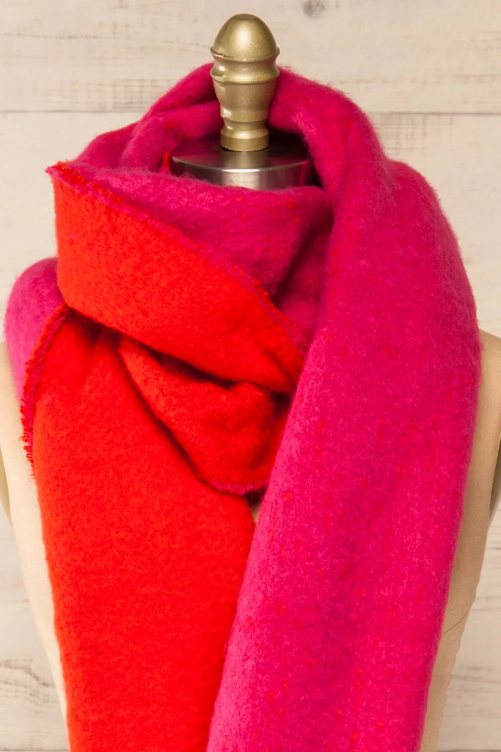 Tostado | Soft Fuzzy Knitted Pink & Red Scarf