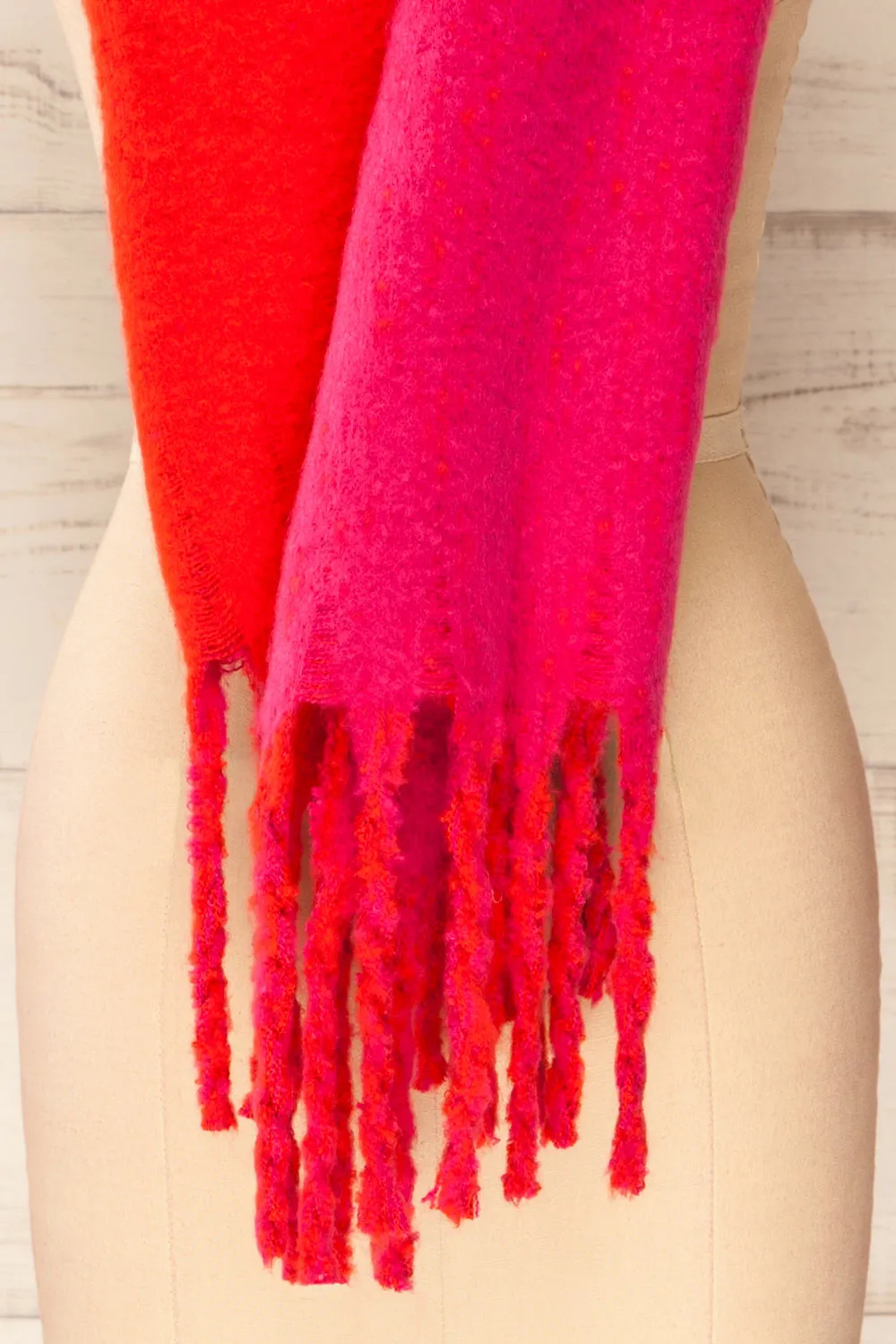 Tostado | Soft Fuzzy Knitted Pink & Red Scarf