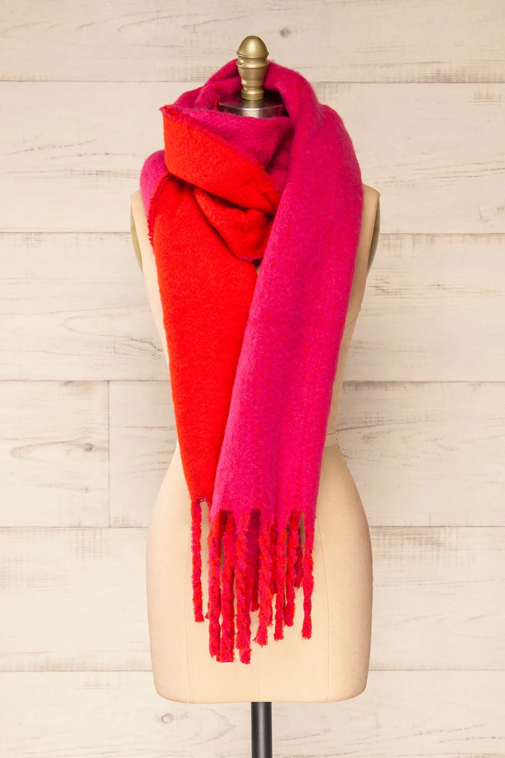 Tostado | Soft Fuzzy Knitted Pink & Red Scarf