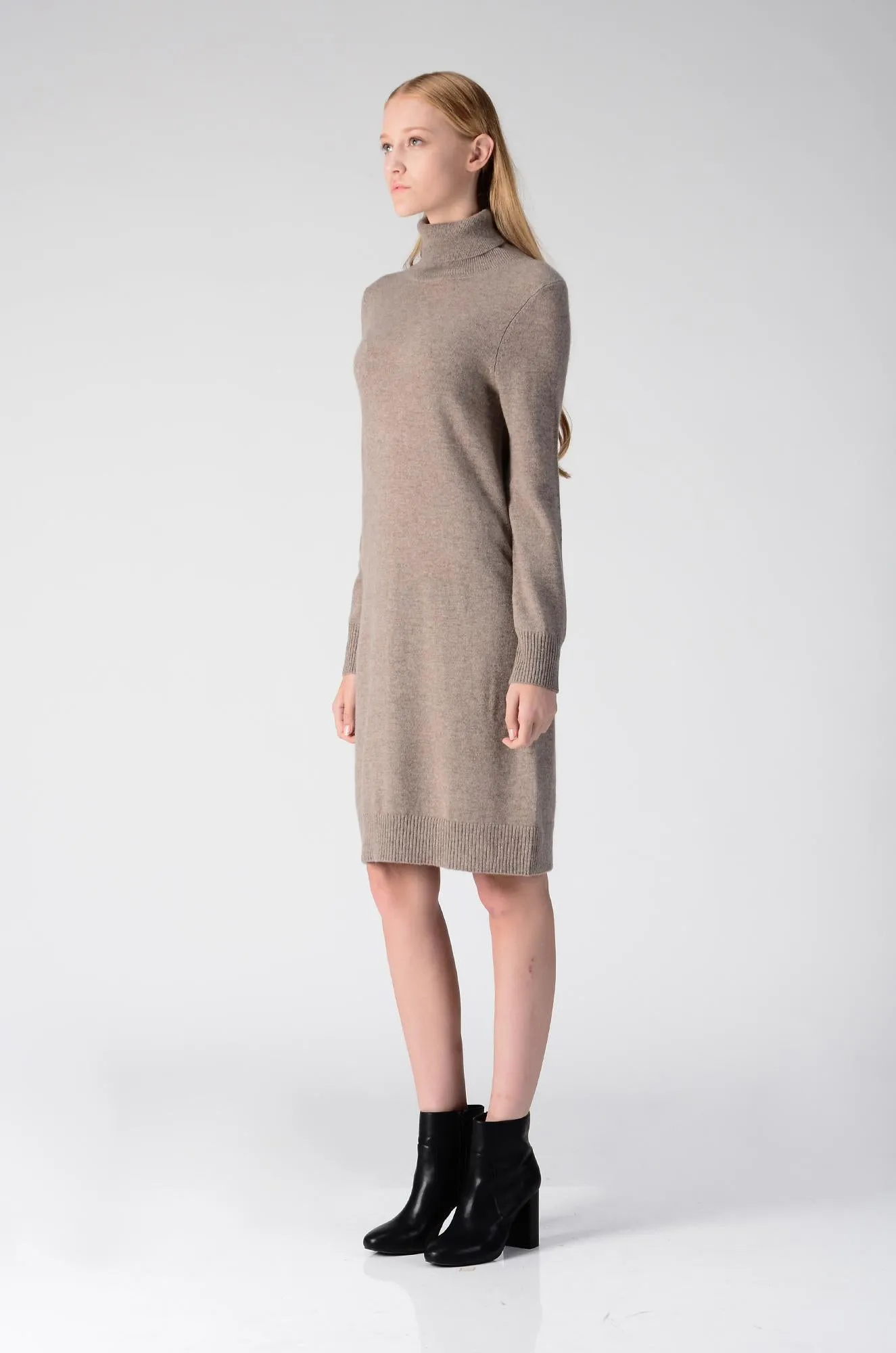 Turtleneck Slimfit Dress_Beige