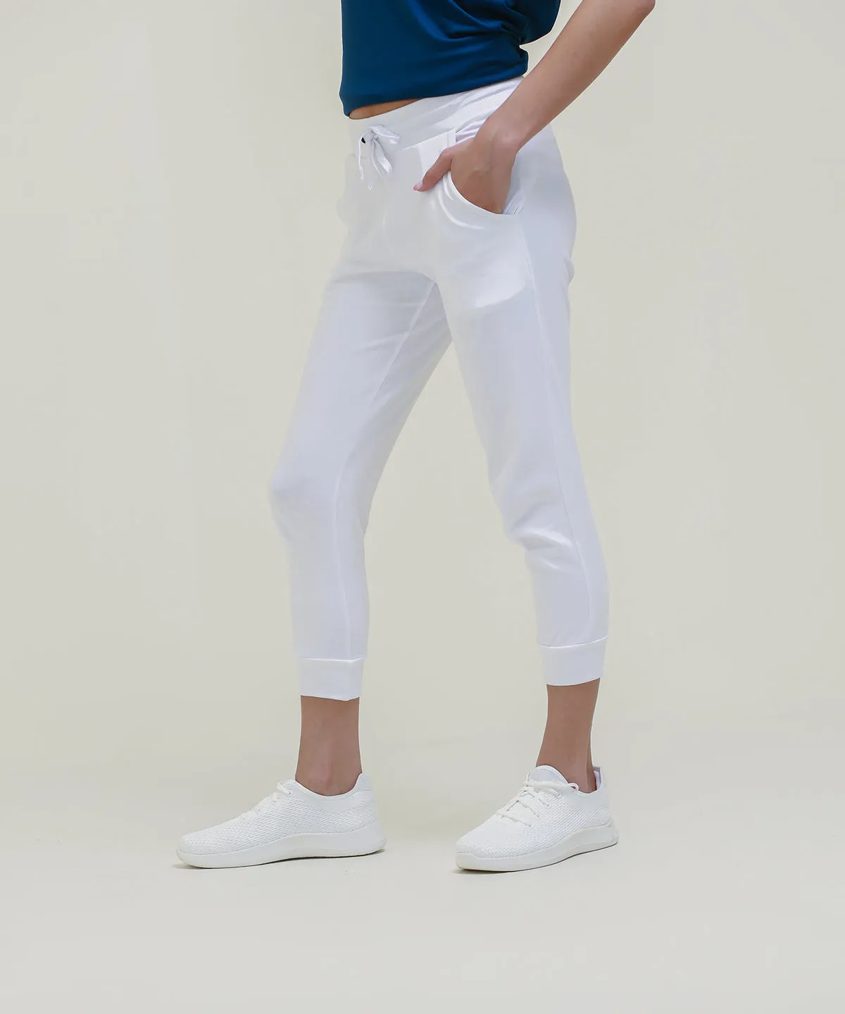 Women's Basic Cropped Joggers